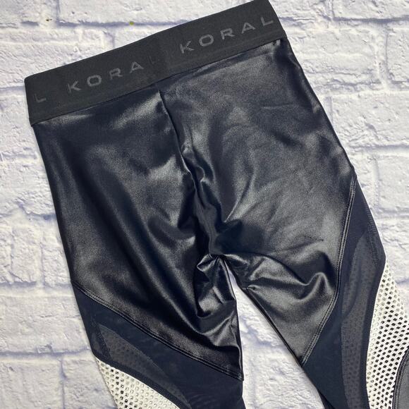 Koral Leggings in Black and White - Picture 6 of 6